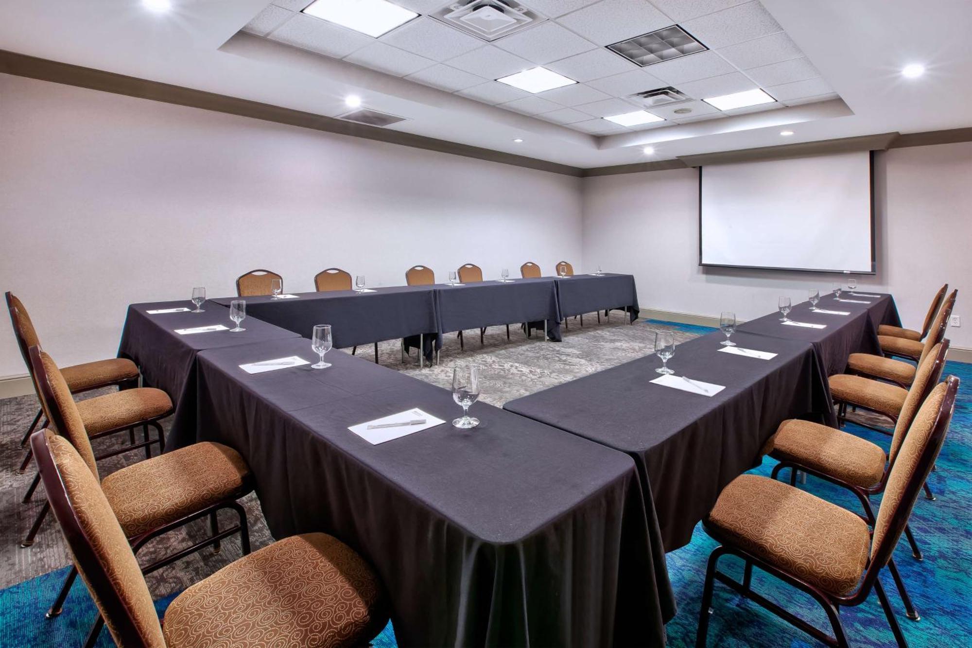 Hilton Garden Inn Dayton/ Биверкрик Экстерьер фото
