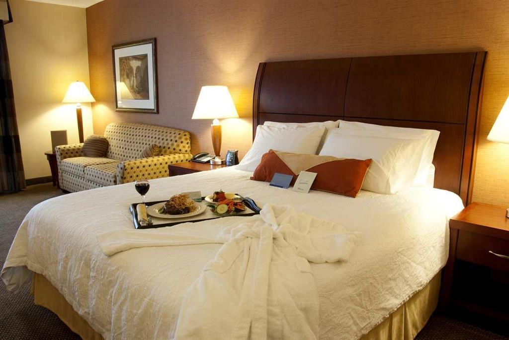 Hilton Garden Inn Dayton/ Биверкрик Номер фото